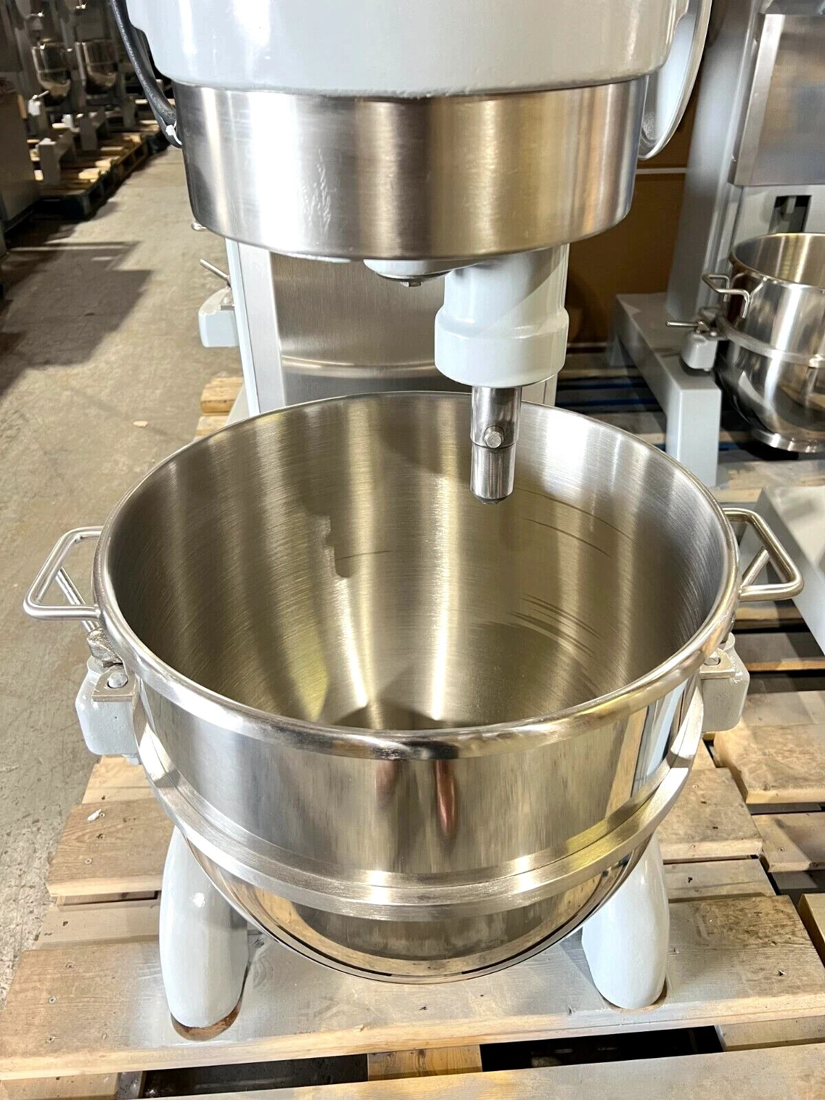 Hobart H600-T 60 Qt. Planetary Floor Mixer w/ Attachments, 1HP, 115V
