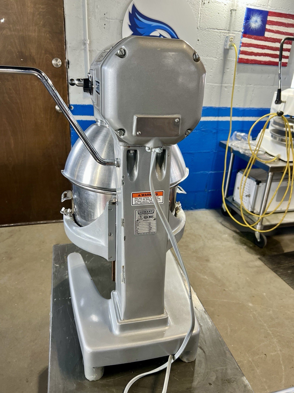 Hobart A200T 20 Quart Qt Mixer With Bowl And 2 Tools