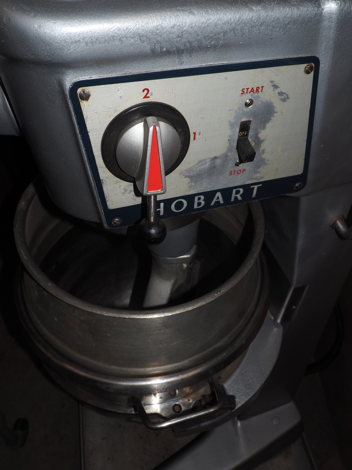 HOBART D300 30 Quart MIXER NICE 3 Bowls, Hook, Whip, Paddle, Pelican, Dolly