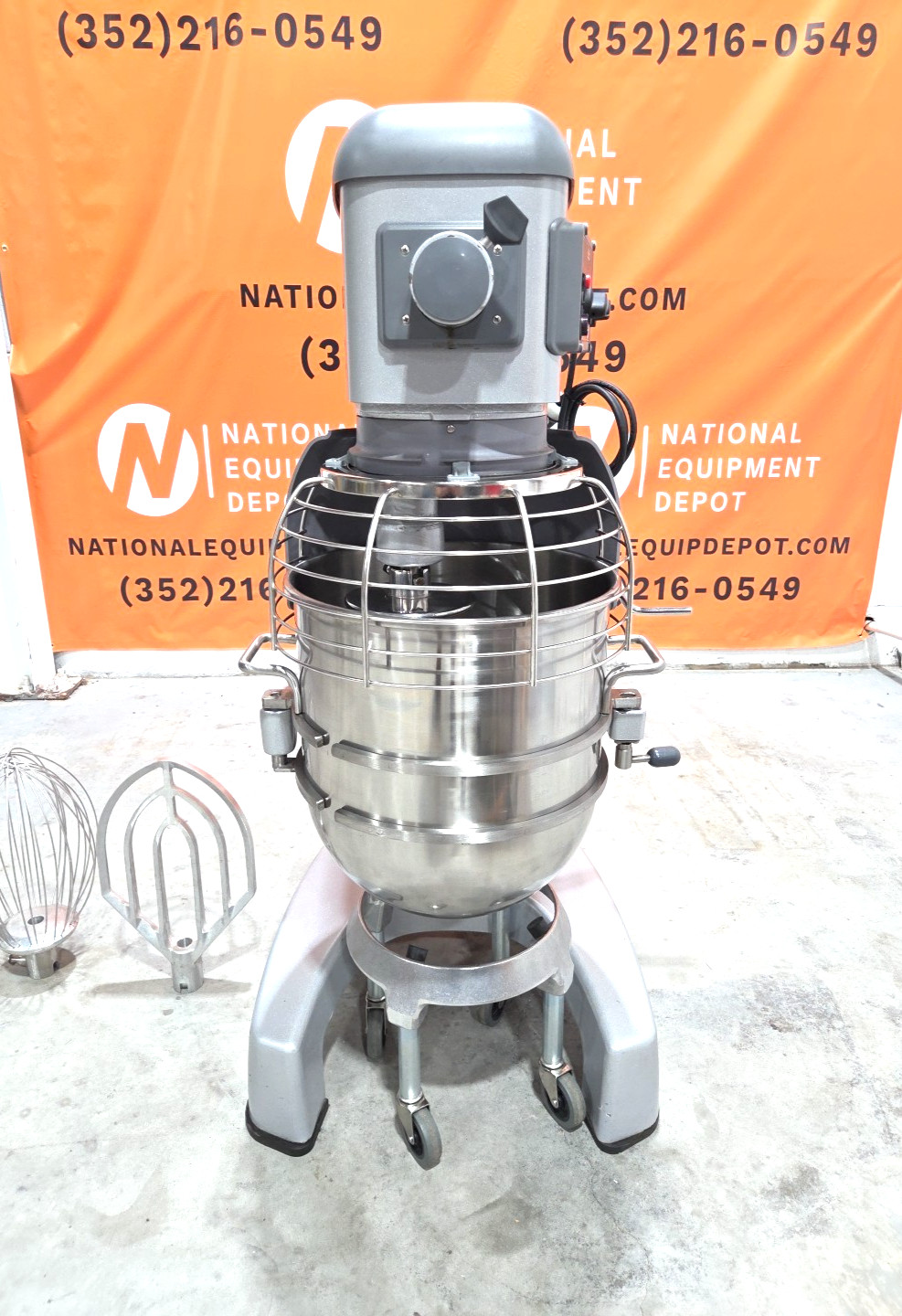 NEW HOBART 40QT Mixer HL400 W/ Hook, Whip, Paddle, Bowl – 3PH/1.5HP – Watch VID!