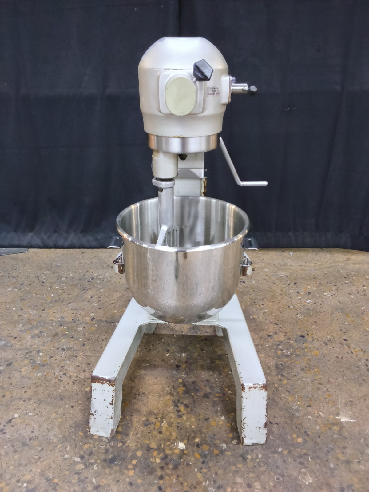 Hobart A200 20 Qt Dough Mixer Floor Model With Bowl One Attachment
