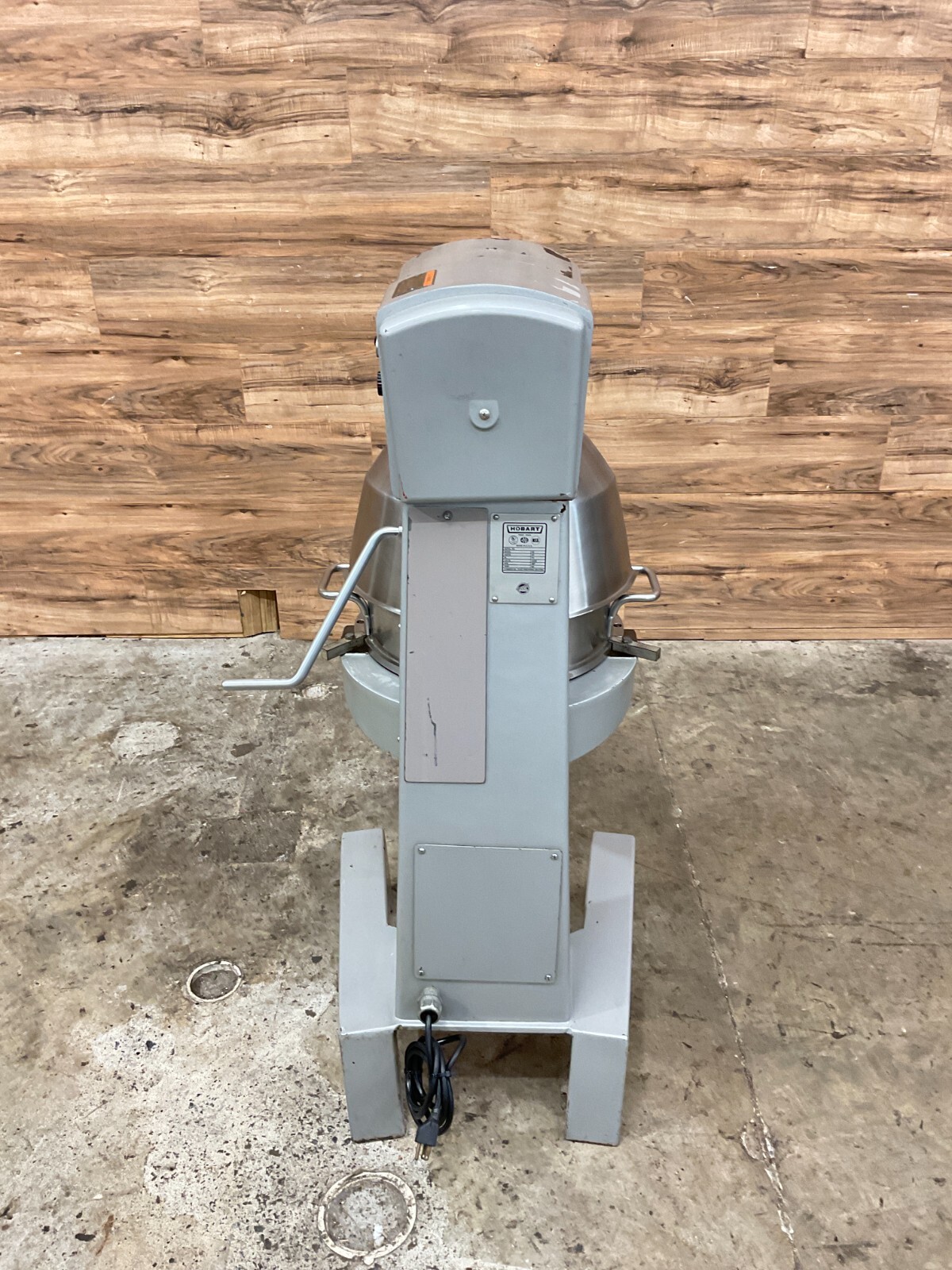 Hobart D300T Floor Mixer, 115V w/ 1 Attachment – Serial No. 11-1020-695