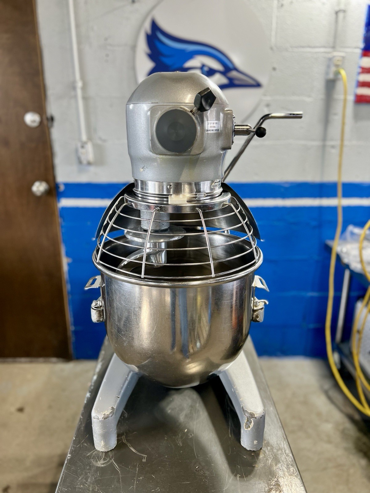 Hobart A200T 20 Quart Qt Mixer With Bowl And 2 Tools