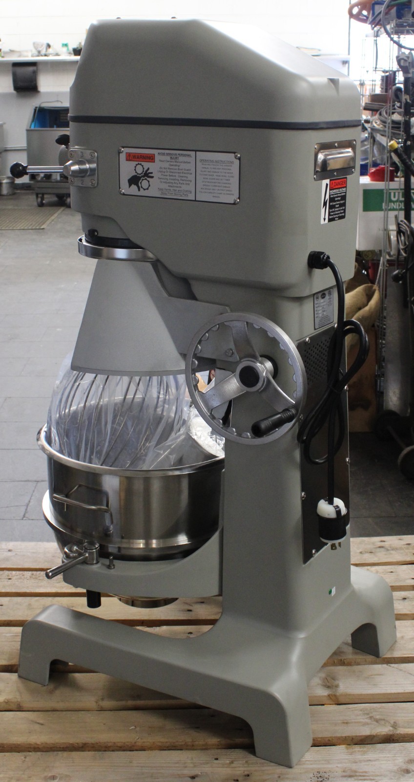 Globe SP40 *Ding & Dent* 40 Qt. Commercial Planetary Floor Mixer – 2 hp (#4253)