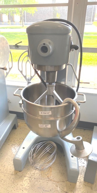 Mixers/ 30 Qt Hobart D-300 T /Planetary Mixer Floor Model /220V-3F-10A / 1/2 HP