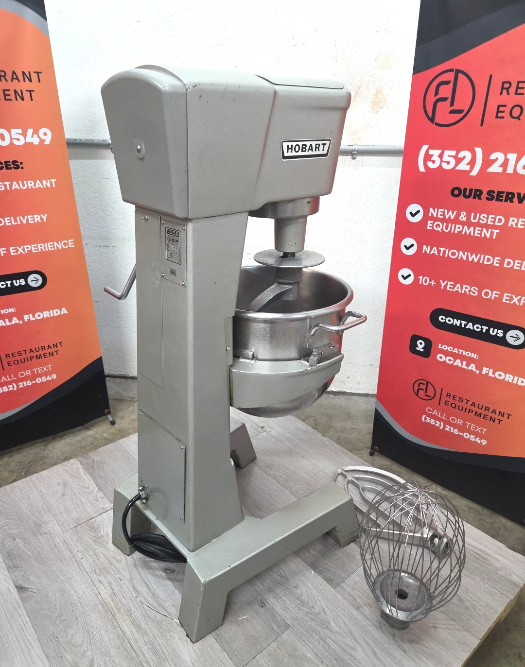 HOBART D300T 30QT MIXER W/ HOOK, WHIP, PADDLE,TIMER, BOWL – 1 Phase – WATCH VID!