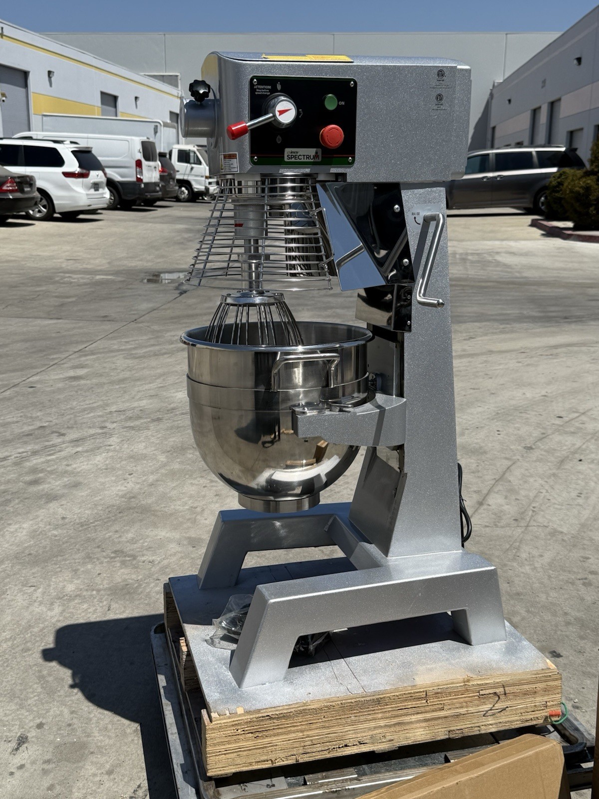WINCO 30 QT PLANETARY MIXER NEW