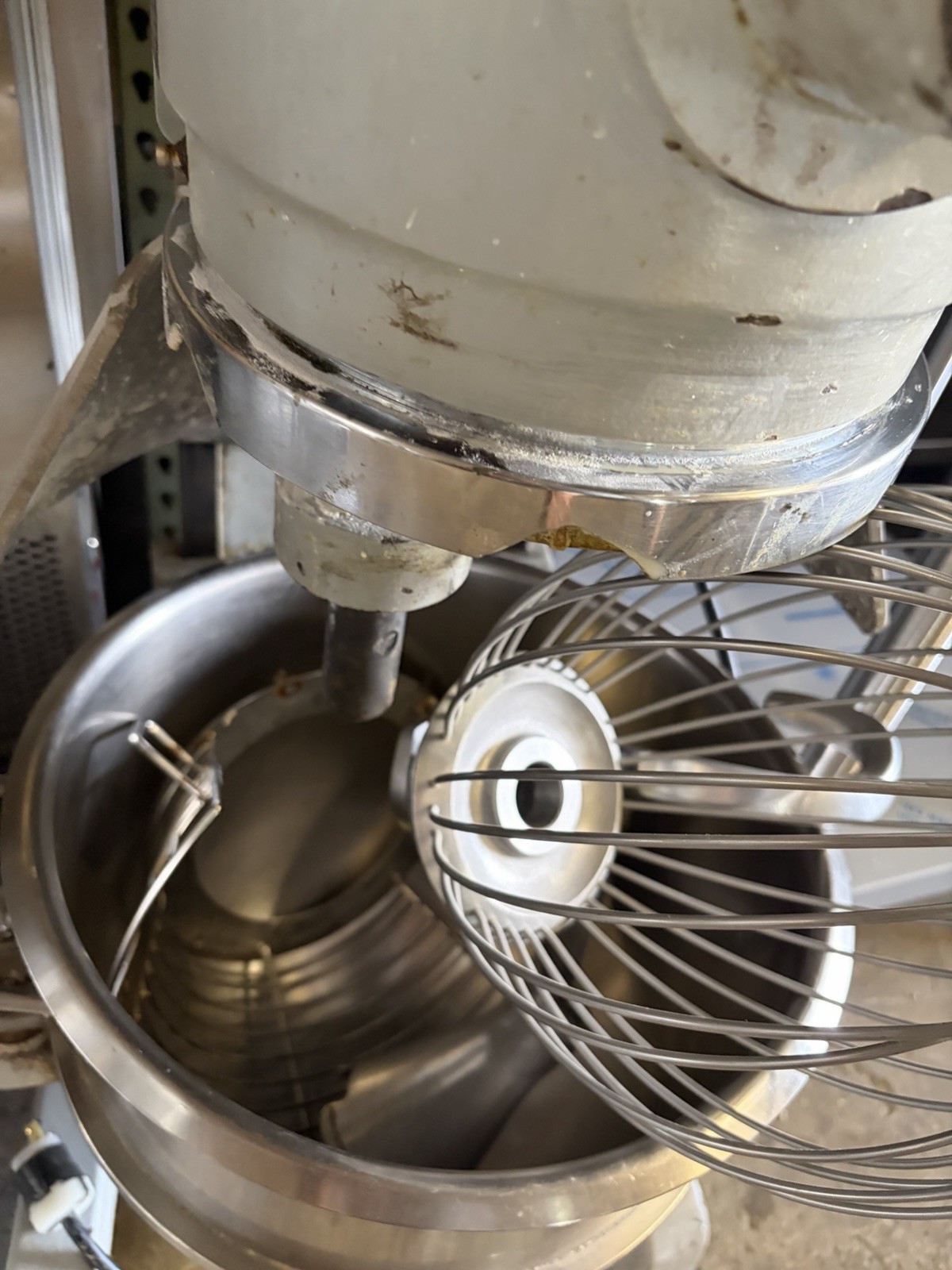 Globe SP30P 30 Quart Planetary Mixer 1.5 HP Commercial 3 Speed 1Ph 220v 12A