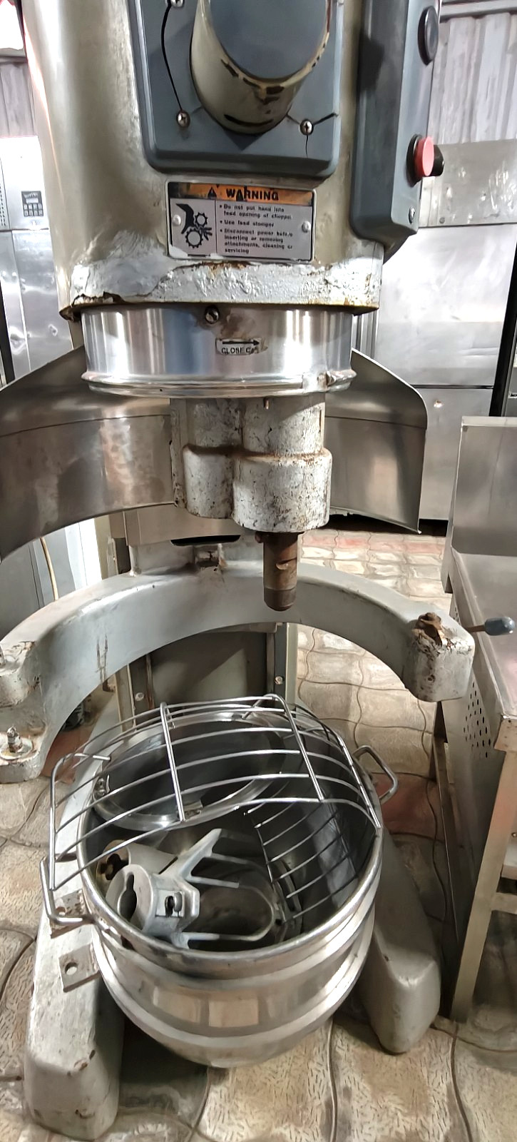 HOBART LEGACY HL600 60Qt dough mixer 1STD WITH ATTACHMENT ( CHECK DISCRIPTION)