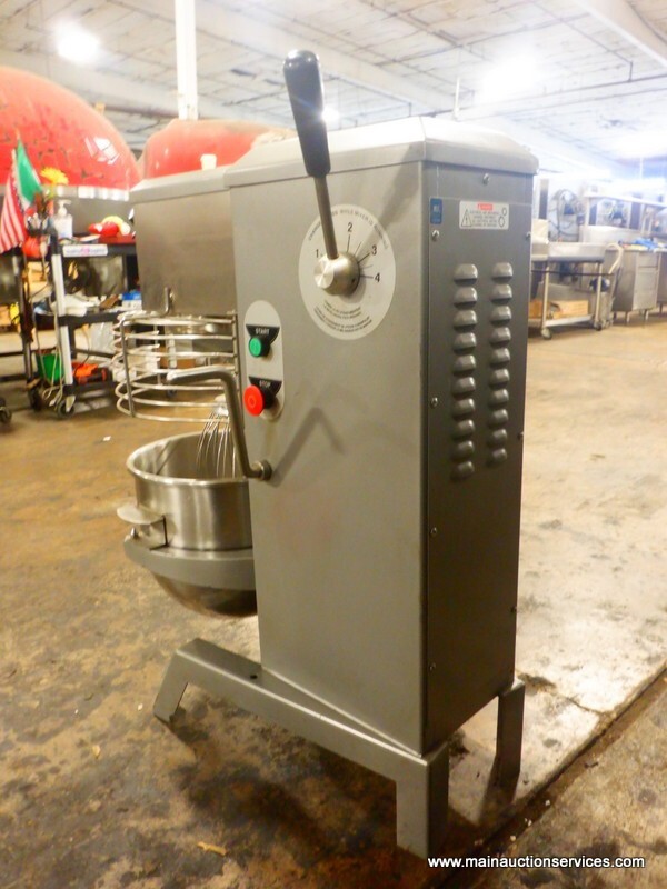Univex SRM20, 20 Qts Dough Mixer With Bowl, Guard & 1 Attachment