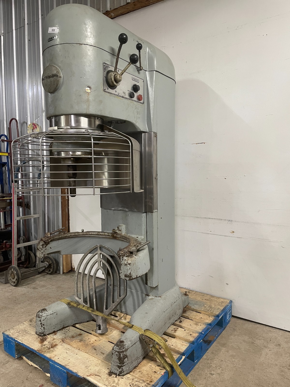 Hobart V1401 Mixer With Paddle Attachment