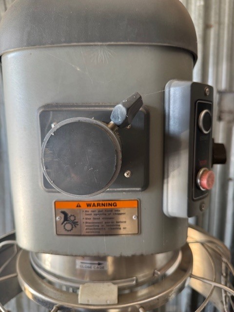 Hobart Legacy 60qt Mixer HL600 3ph 380-460V W/Dolly/Bowl/Whip/Hook