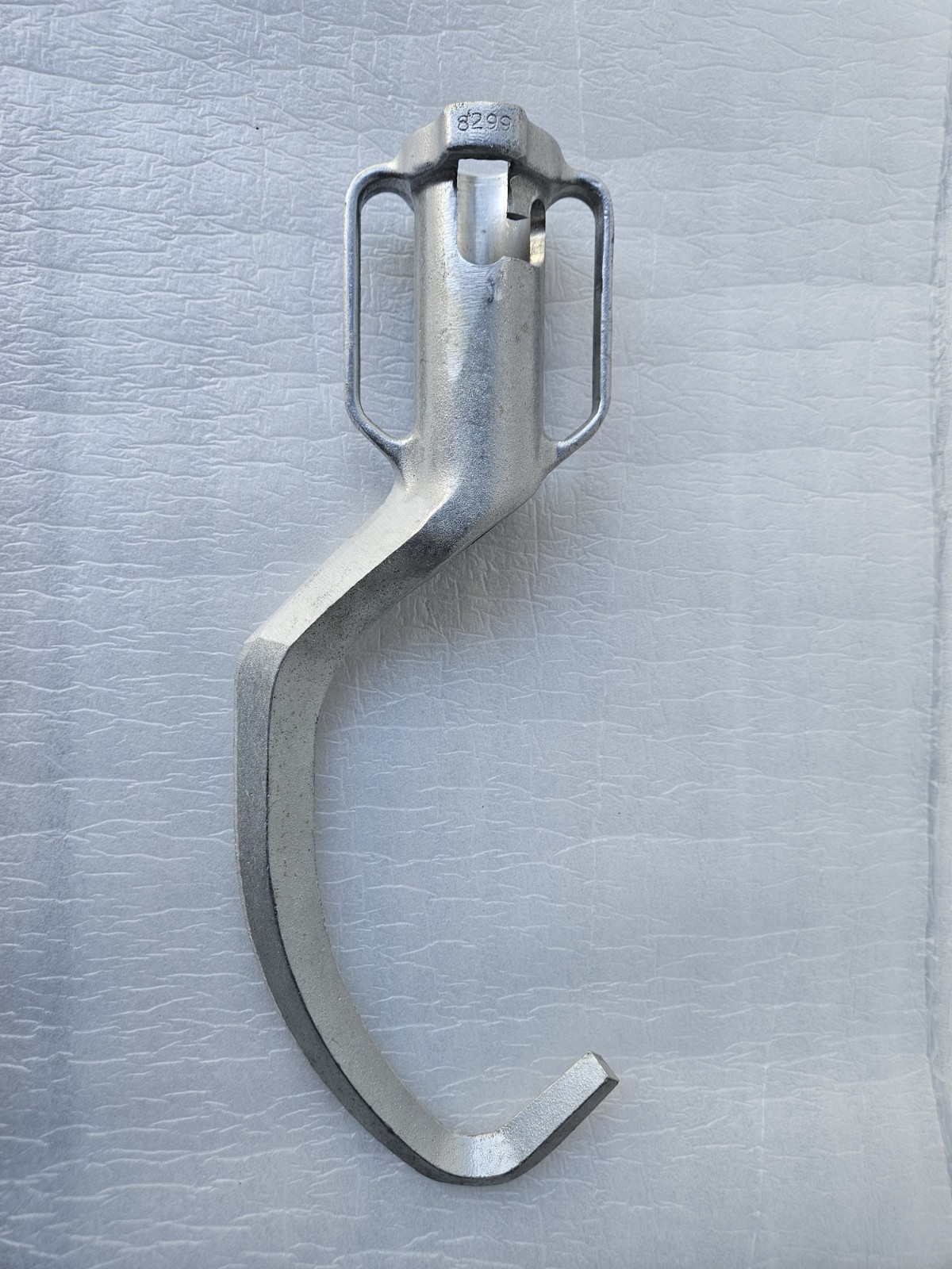 Hobart VMLH30E 30 Qt. Reducer “E” Dough Hook for VMLH Mixers 00-275458 – EUC