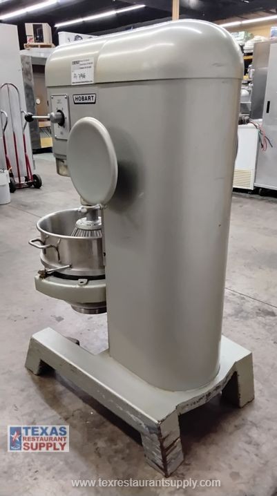 Hobart H600T 60 Qt Bakery Pizza Dough Mixer with Bowl and 1 Attachment