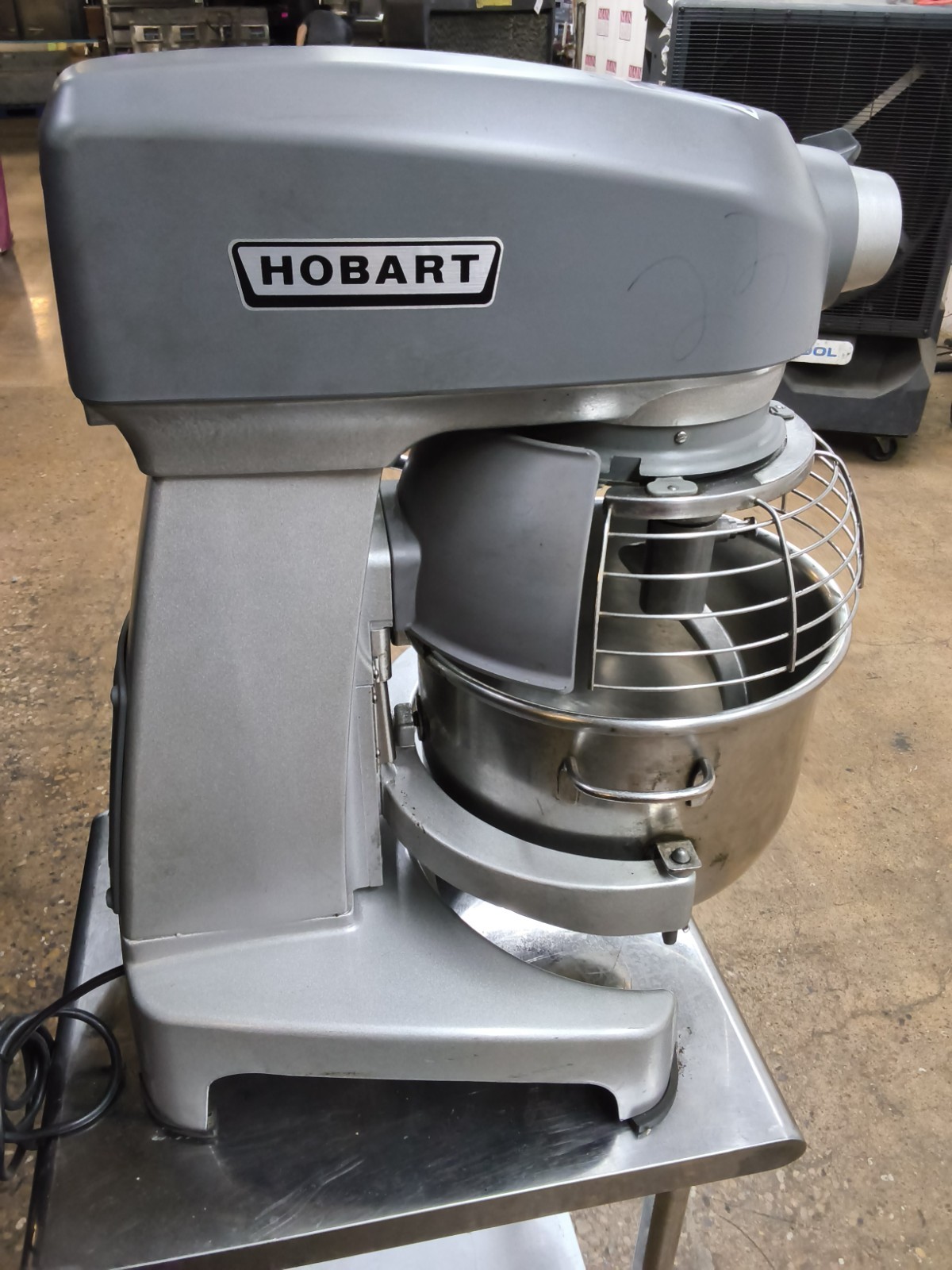 Hobart Legacy HL200 commercial Countertop 20 Quart Dough Mixer with bowl & hook