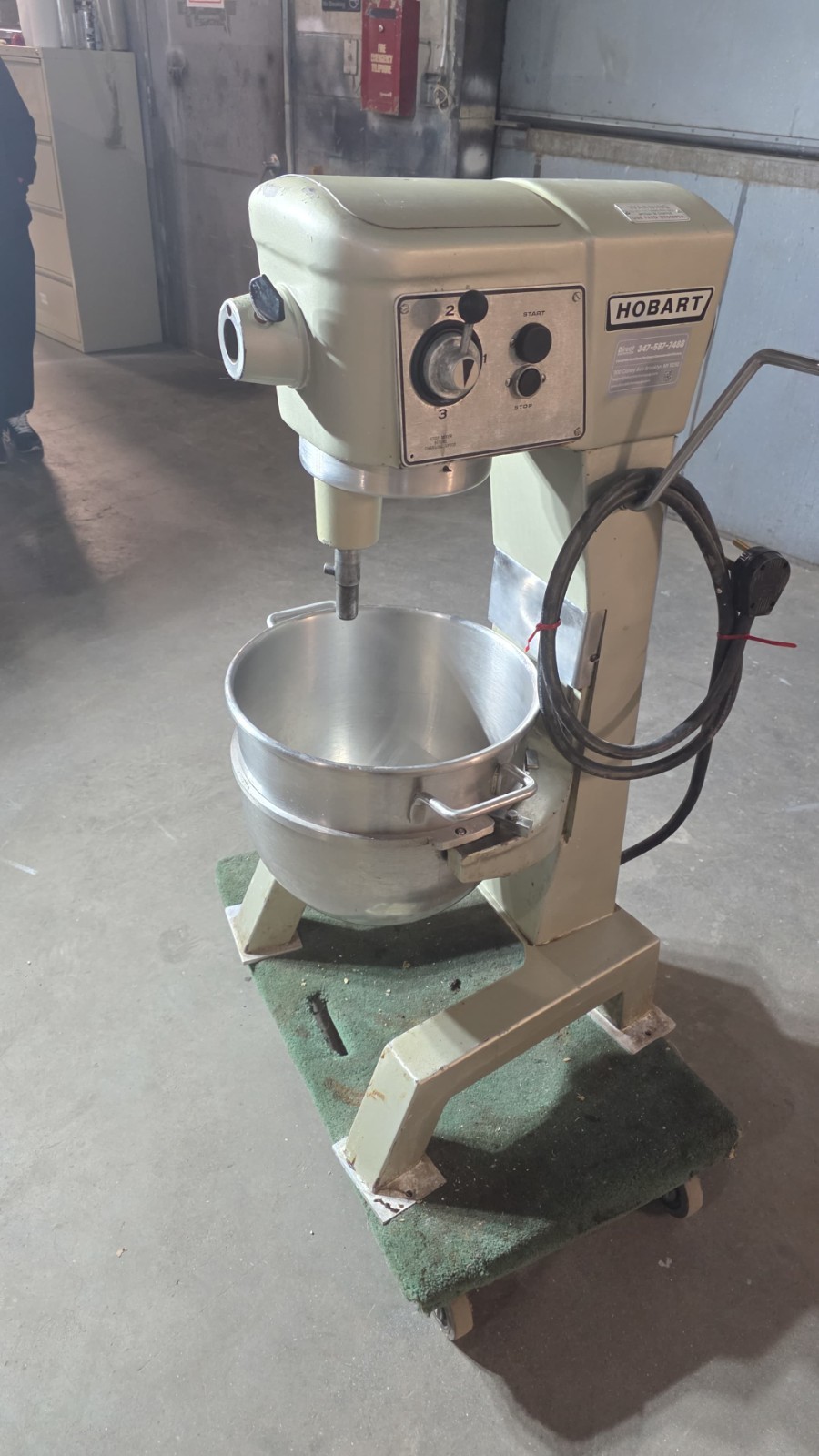Refurbished Hobart 30 Quart Mixer D300, Used Great Condition WATCH VID!