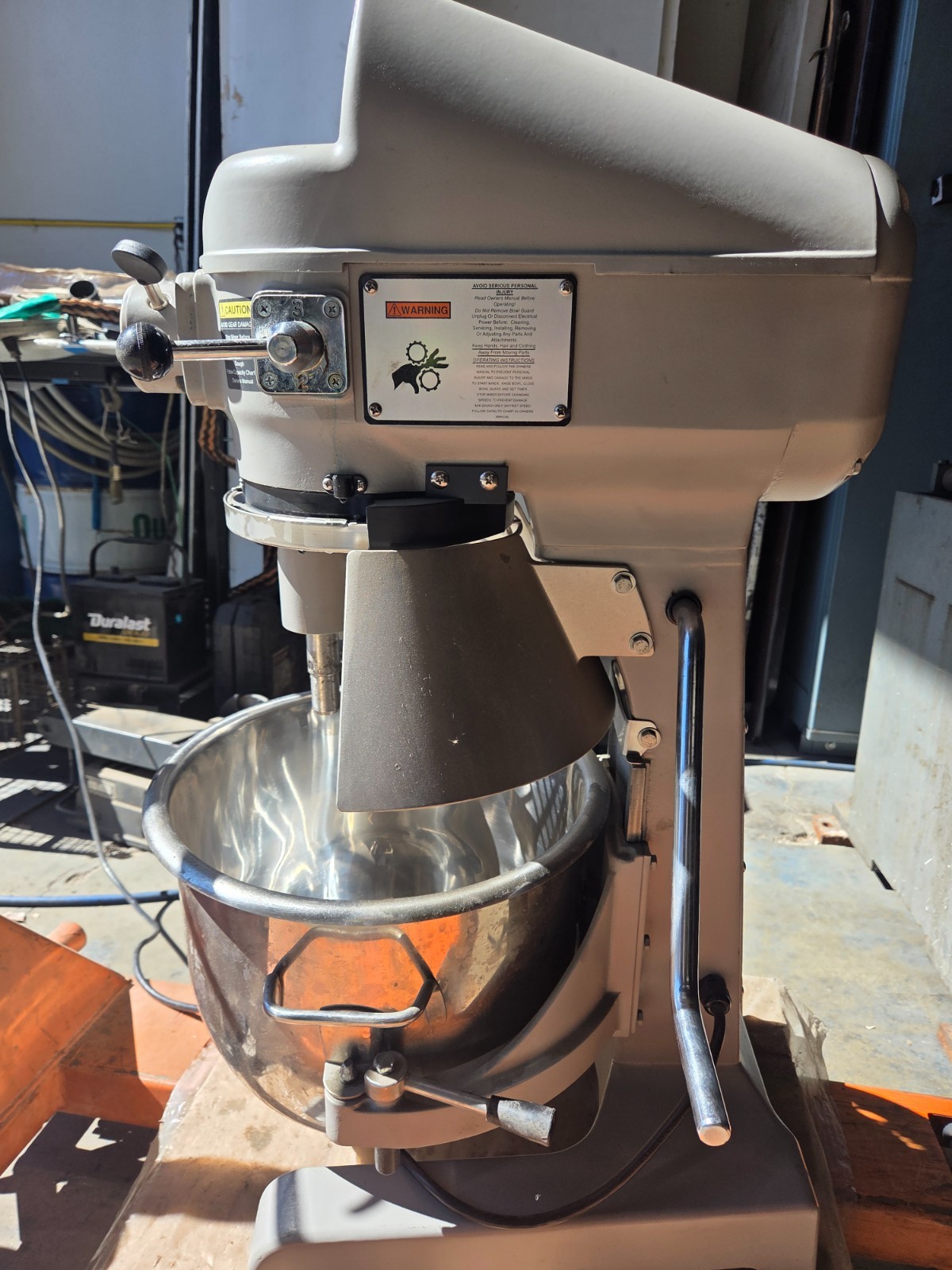 Globe SP20 | 20Qt Commercial Planetary Mixer – Includes Bowl & Three Attachments