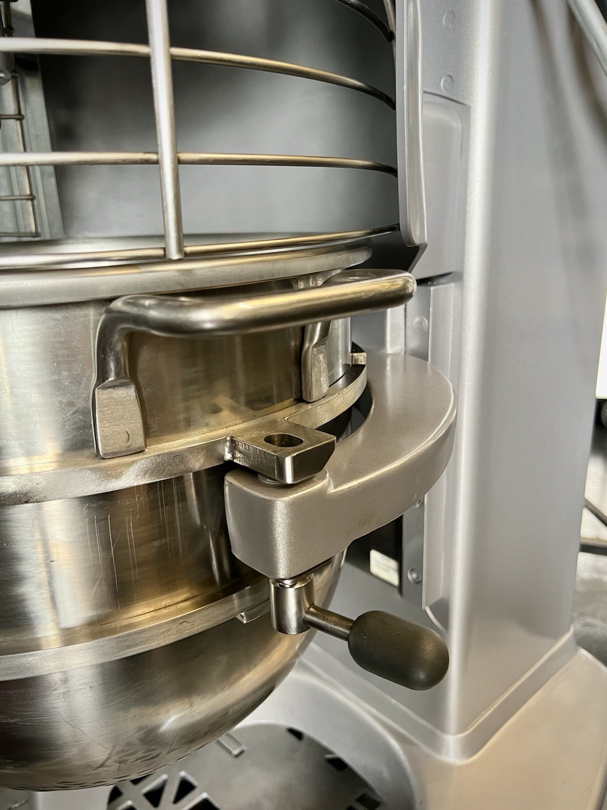 HL300 Hobart 30 qt Legacy Mixer 200-240V 2017 Model