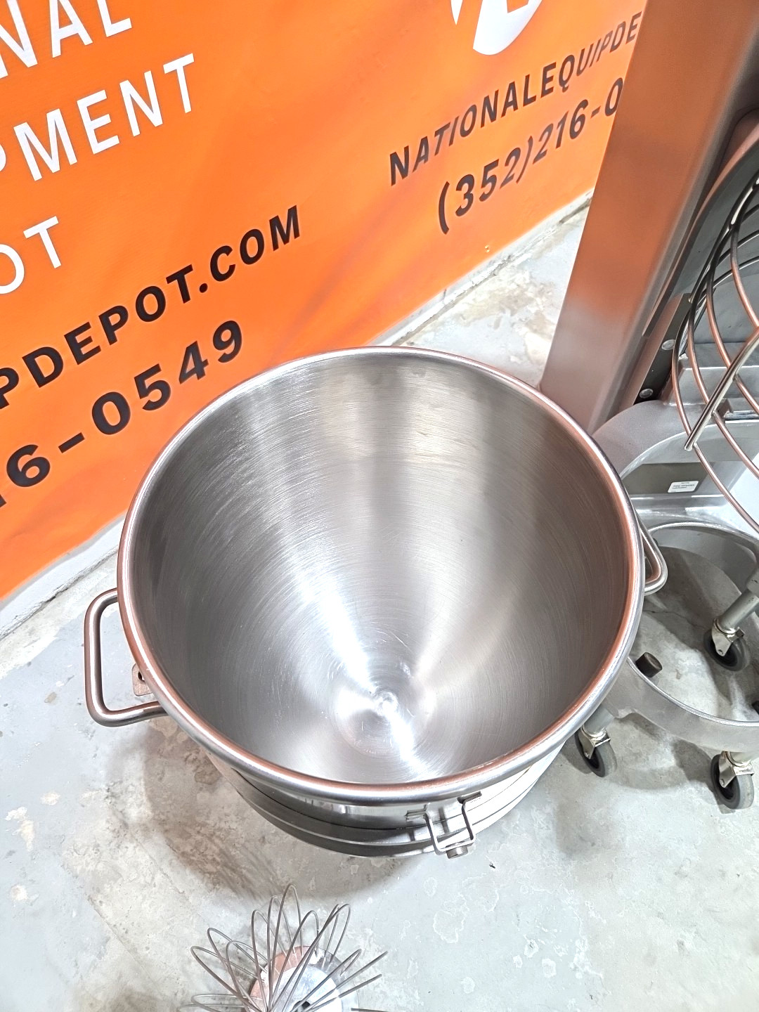 NEW HOBART HL400 40QT Mixer W/ Hook, Whip, Bowl/Dolly – 3PH/1.5HP – Watch VIDEO!