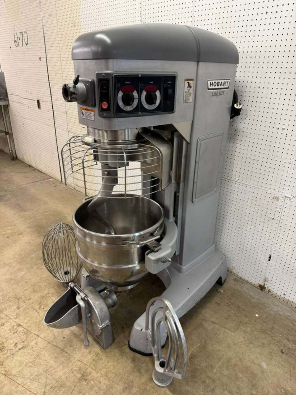 Used 60qt Hobart Legacy HL600-1 Planetary Floor Mixer with Guard – 240V, 3 Phase