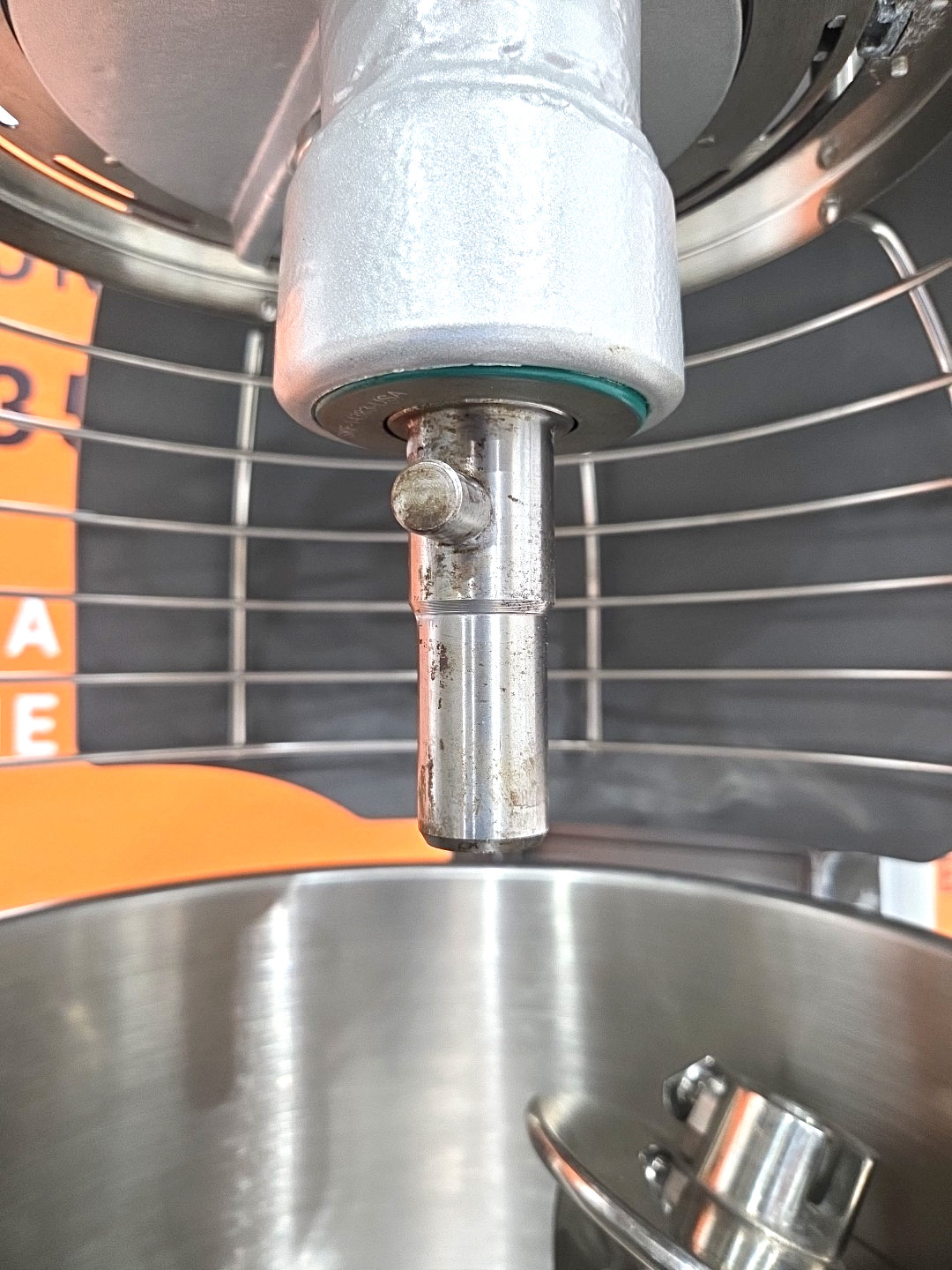 NEW HOBART HL400 40QT Mixer W/ Hook, Whip, Bowl/Dolly – 3PH/1.5HP – Watch VIDEO!
