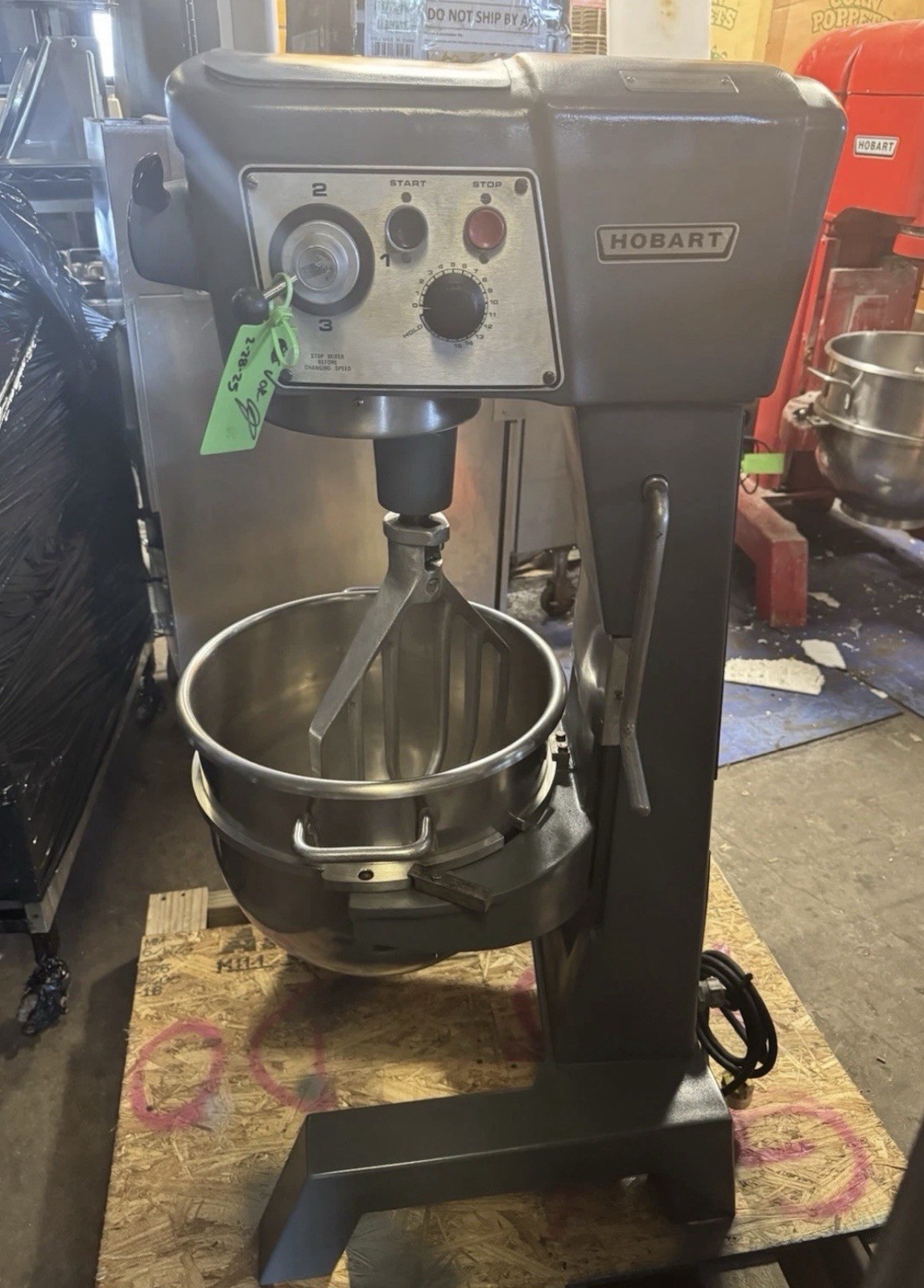 HOBART D300T 30qt Bakery Pizza Dough Mixer Bowl & Hook Included VERY NICE SHAPE!
