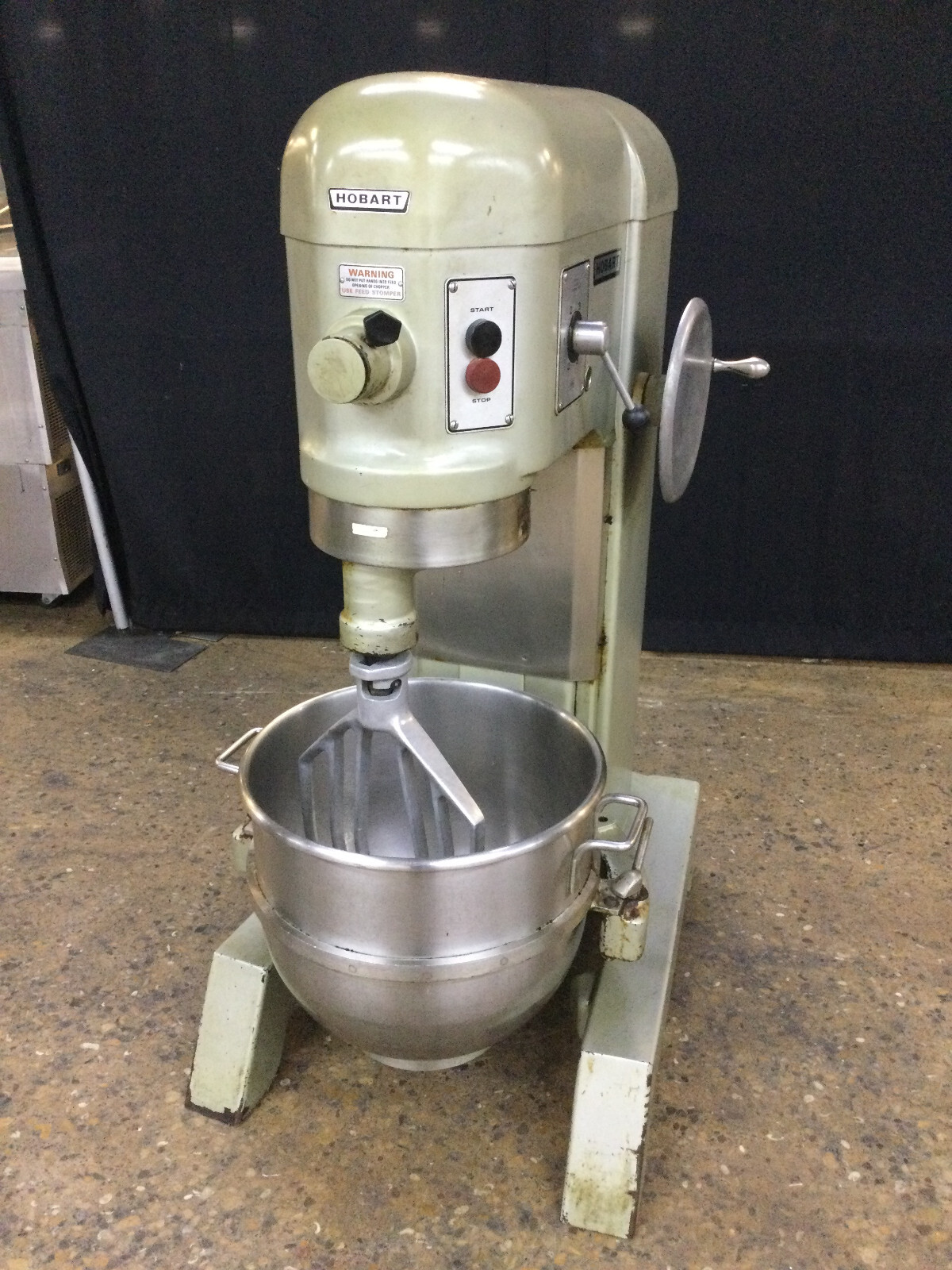 Hobart H-600, 60qt Dough Mixer With Bowl 1 Attachment