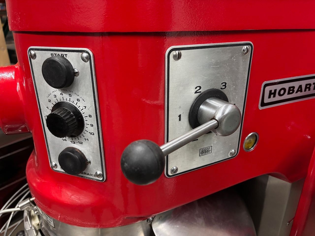 60 Quart Hobart H-600T Mixer Qt 115V 1 HP Stainless Steel NSF Bowl 3 Attachments