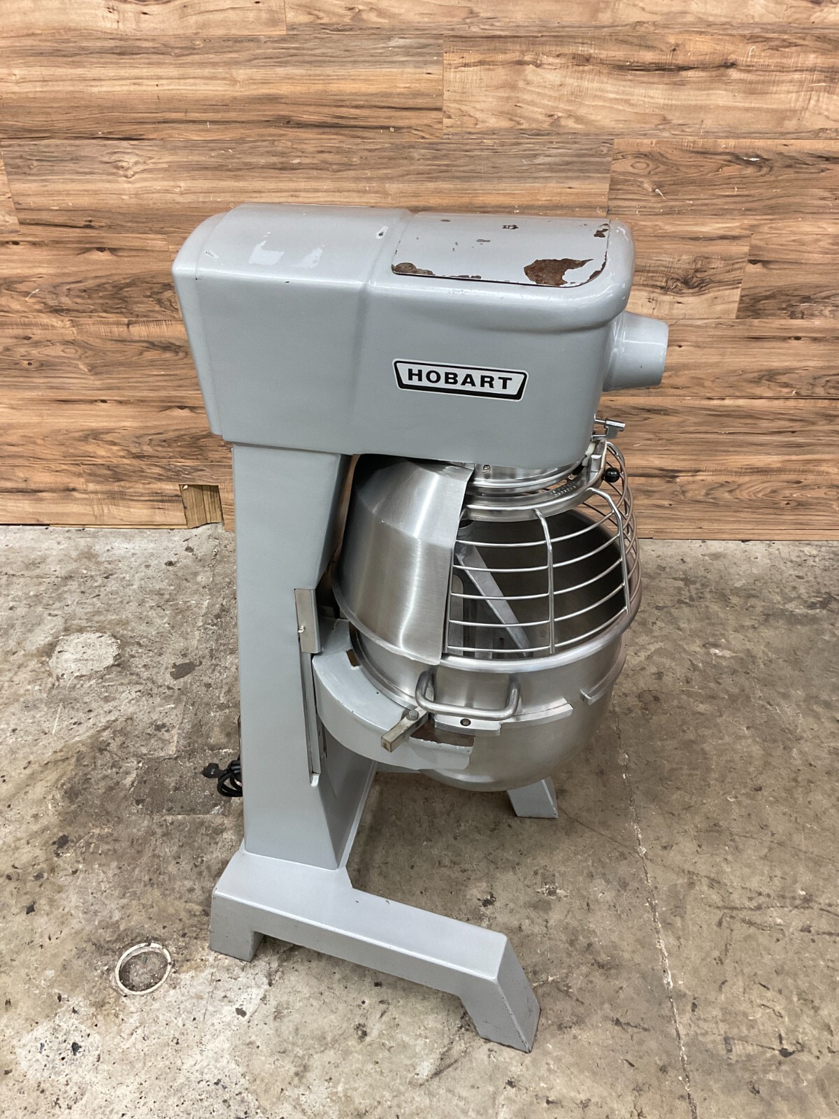 Hobart D300T Floor Mixer, 115V w/ 1 Attachment – Serial No. 11-1020-695