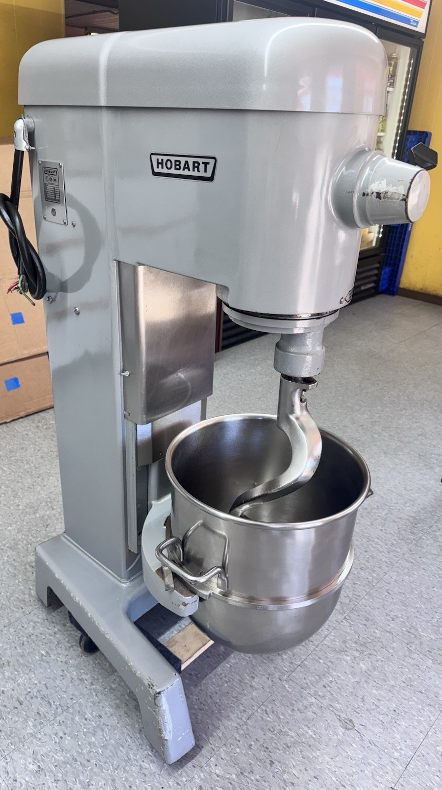 Hobart D340 40 Qt Mixer With 40 Qt SS Bowl & Heavy Duty SS Hook 1.5 HP 3 PH 208V