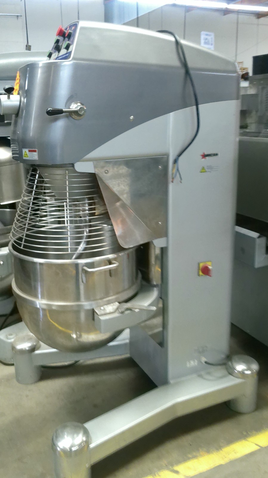 USED OMCAN # MC80 – 80 QUART MIXER WITH BOWL GUARD, SS BOLW, AND HOOK (220V/3PH)