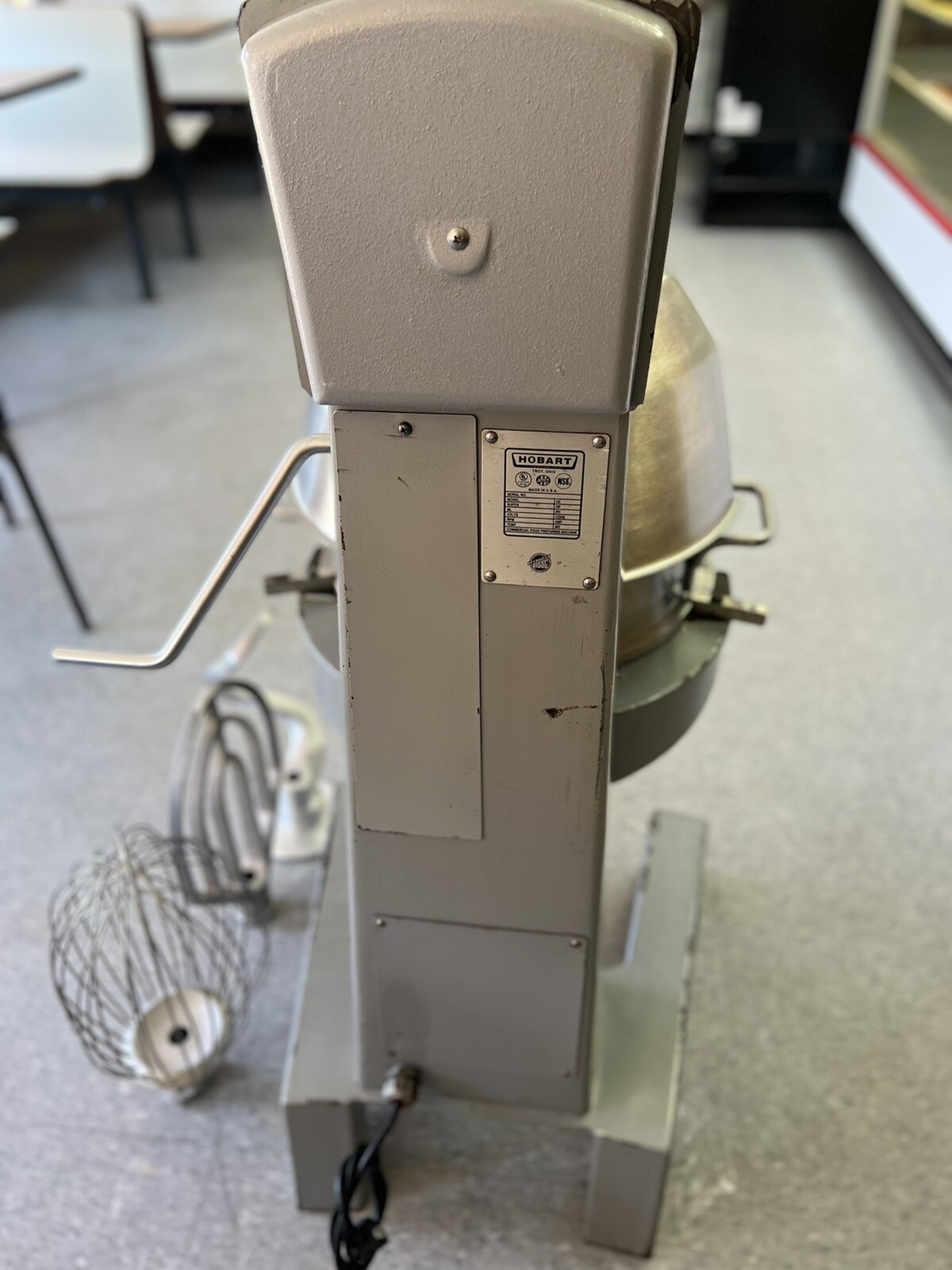Hobart Mixer D300T 30 Qt W/SS OEM Bowl, Hook, Flat Beater, Wire Whisk Excellent