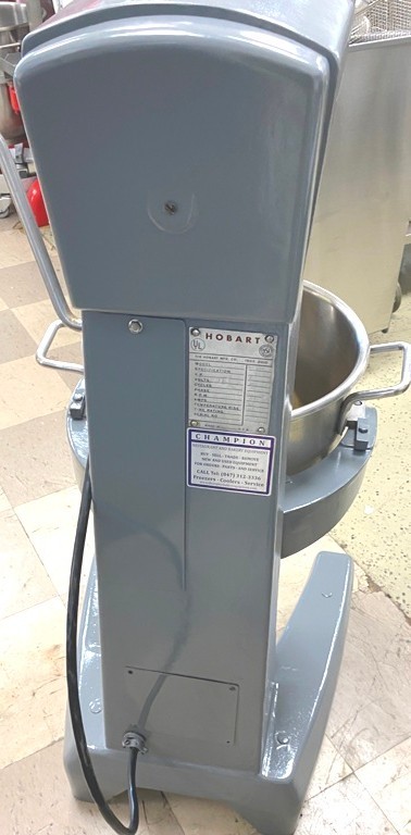 Mixers/ 30 Qt Hobart D-300 w/t 4 Attachments / 1/2 HP Film Attached/115V