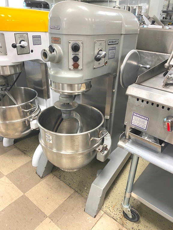 Mixers/ Hobart H-600T 60 Qt Mixer/ 2 HP NEW Motor w/ Attachments/ 200V-3PH