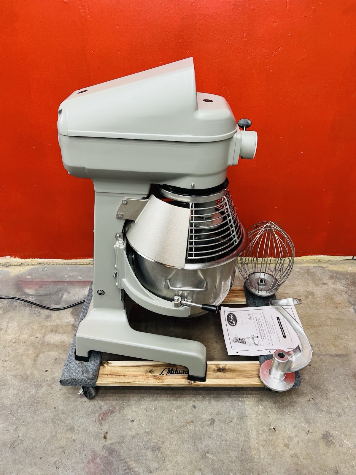 Globe SP20 20-Quart Commercial Planetary Mixer