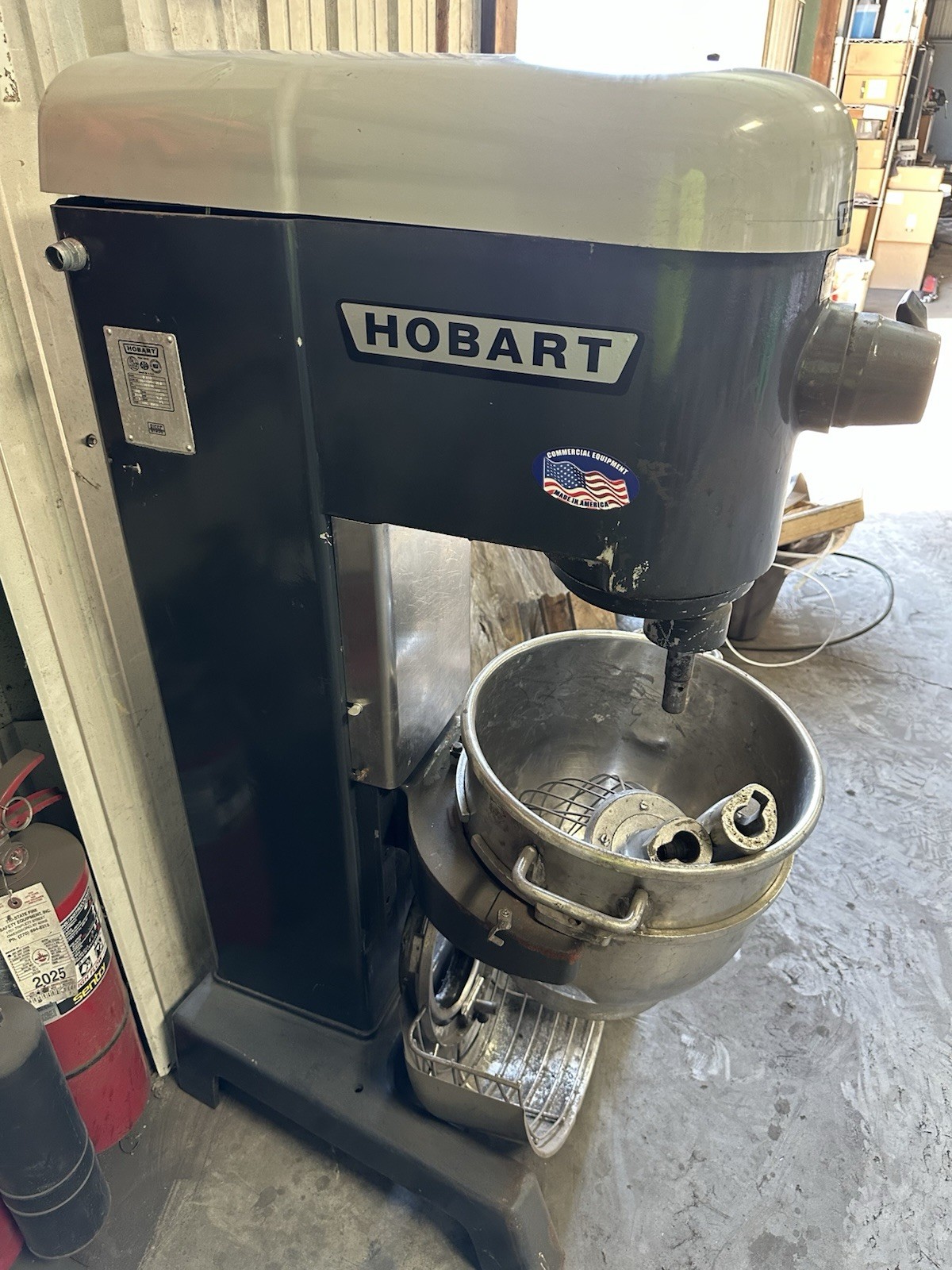 Used Hobart D330- 30 Quart Commercial 1-1/4HP, 208V, 3 Phase Dough Mixer