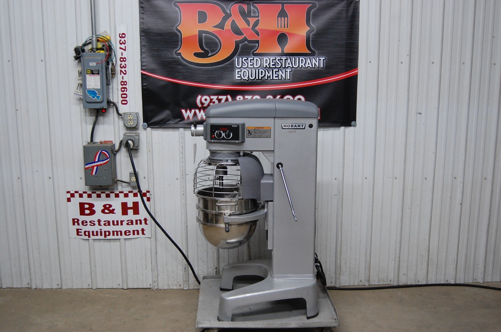 Hobart Legacy HL-300 30 Qt Bakery Dough Mixer w/ Bowl Guard Flat Beater Whisk