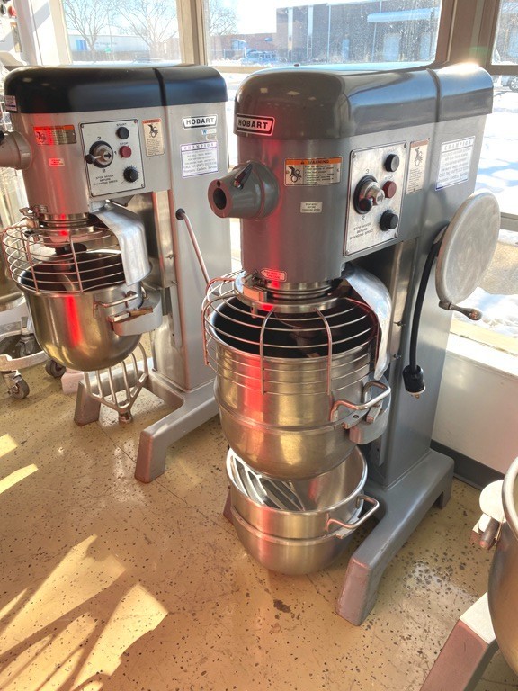 Mixers/ 40-30 Hobart D-340-T / HP-1.1/2 w/ 5 Attachments 2 Bowls / 208V-3F