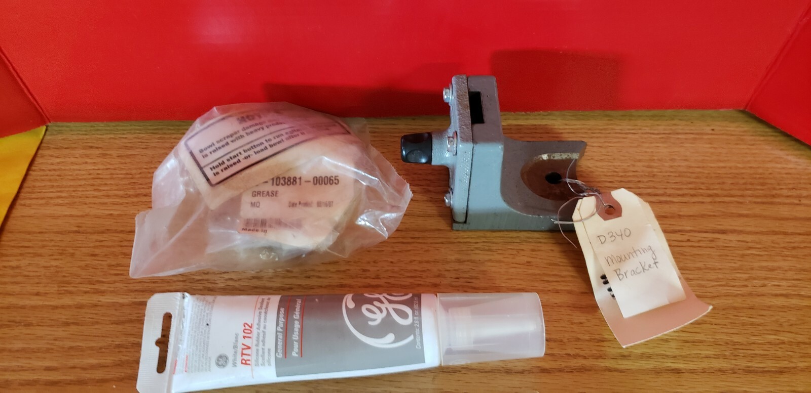 Hobart D340 Mixer Bowl Scraper Mounting Bracket Assy. 00-435206
