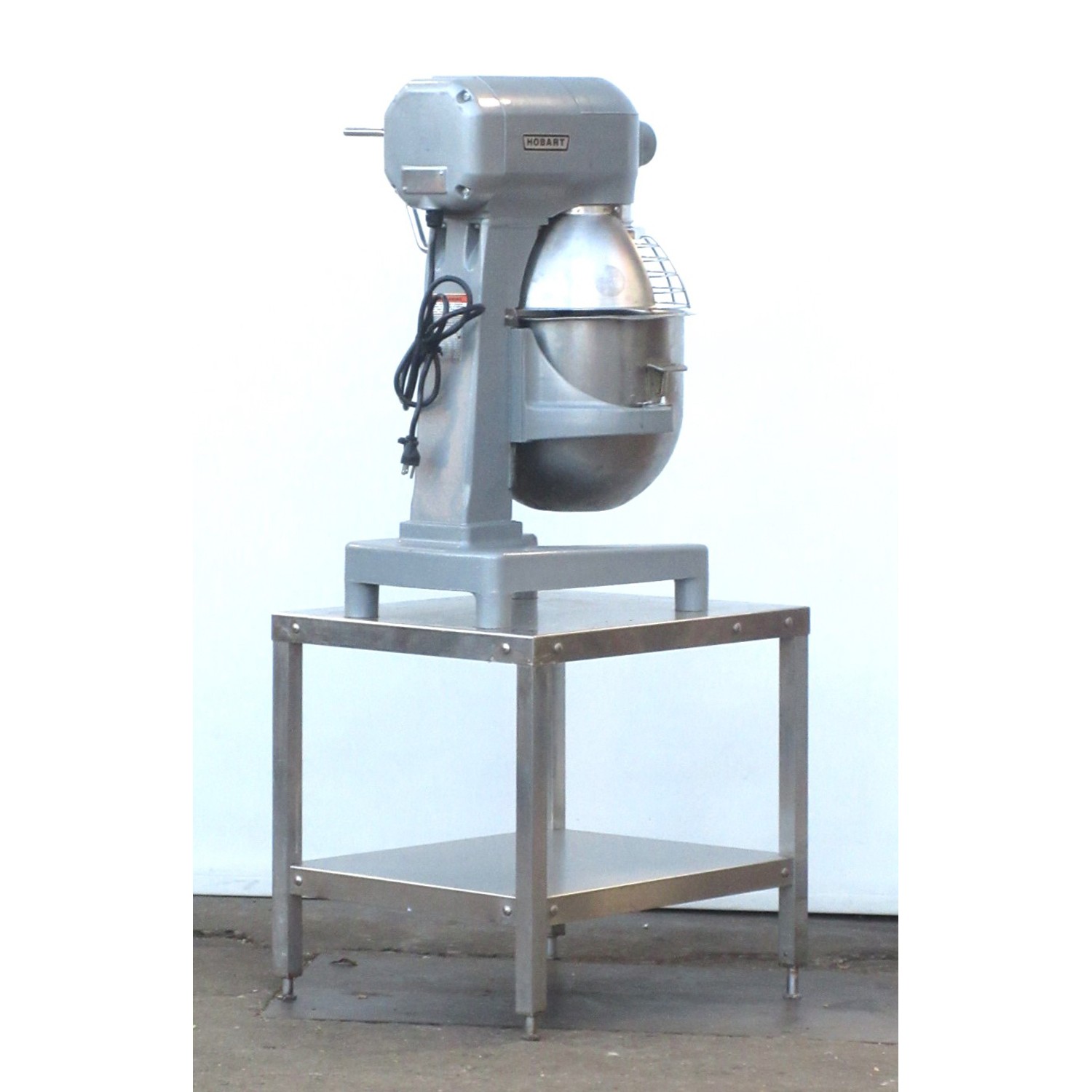 Hobart A200 20 Qt Commercial Bakery Dough Mixer, Bowl And 2 Attachments Included