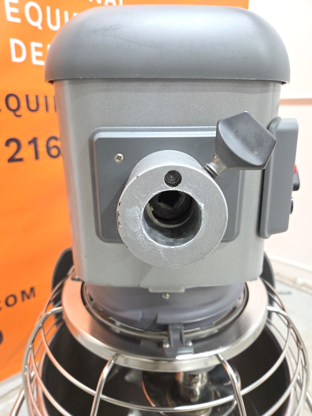 NEW HOBART HL400 40QT Mixer W/ Hook, Whip, Bowl/Dolly – 3PH/1.5HP – Watch VIDEO!