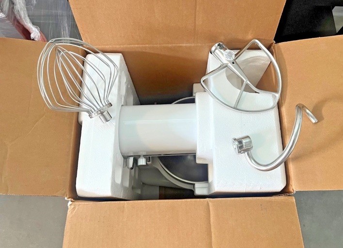 KitchenAid Commercial 8 Qt stand Mixer, barely used, in original packaging