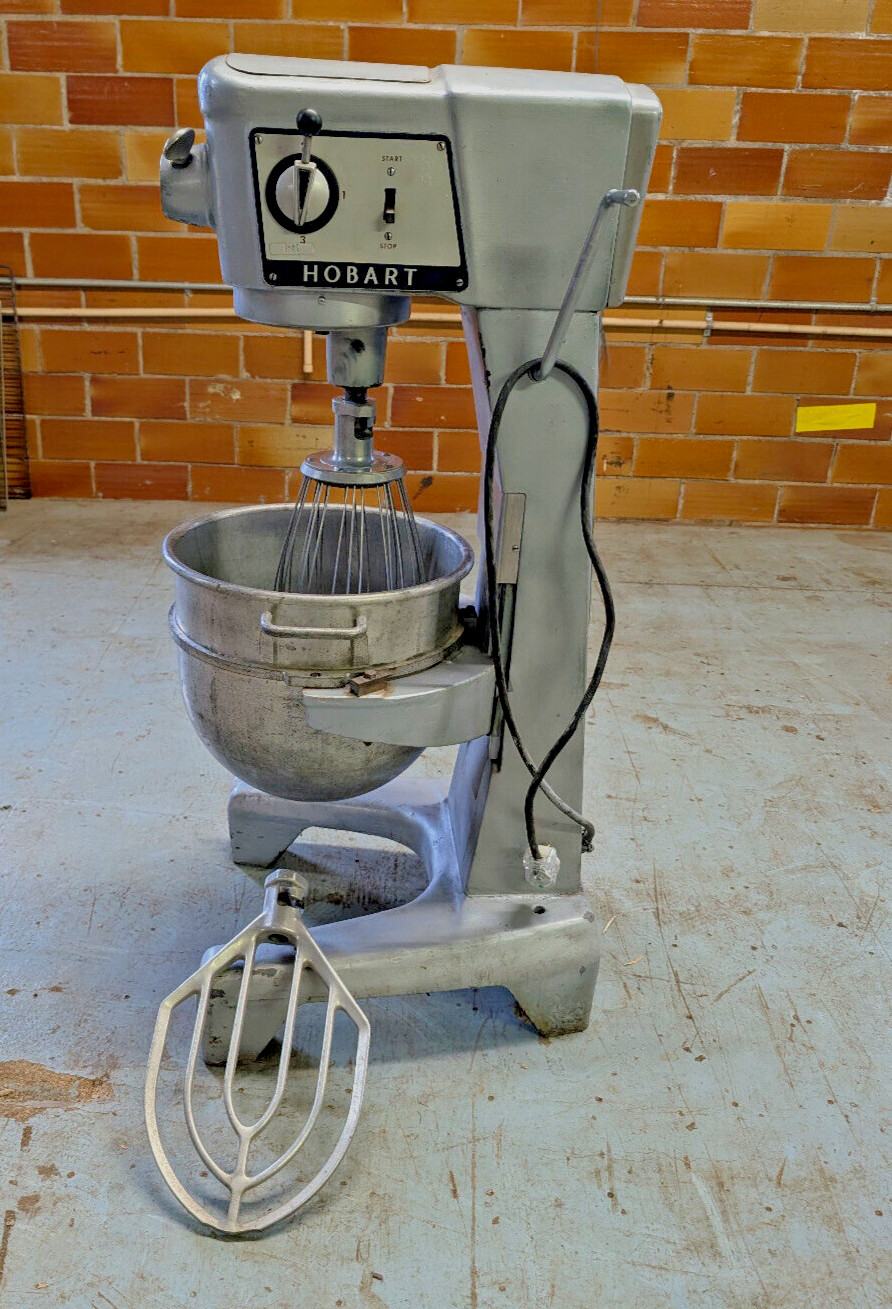 HOBART D300 Mixer w/ Bowl, Paddle & Whisk, Single Phase, 30 Qt, 3 Speeds