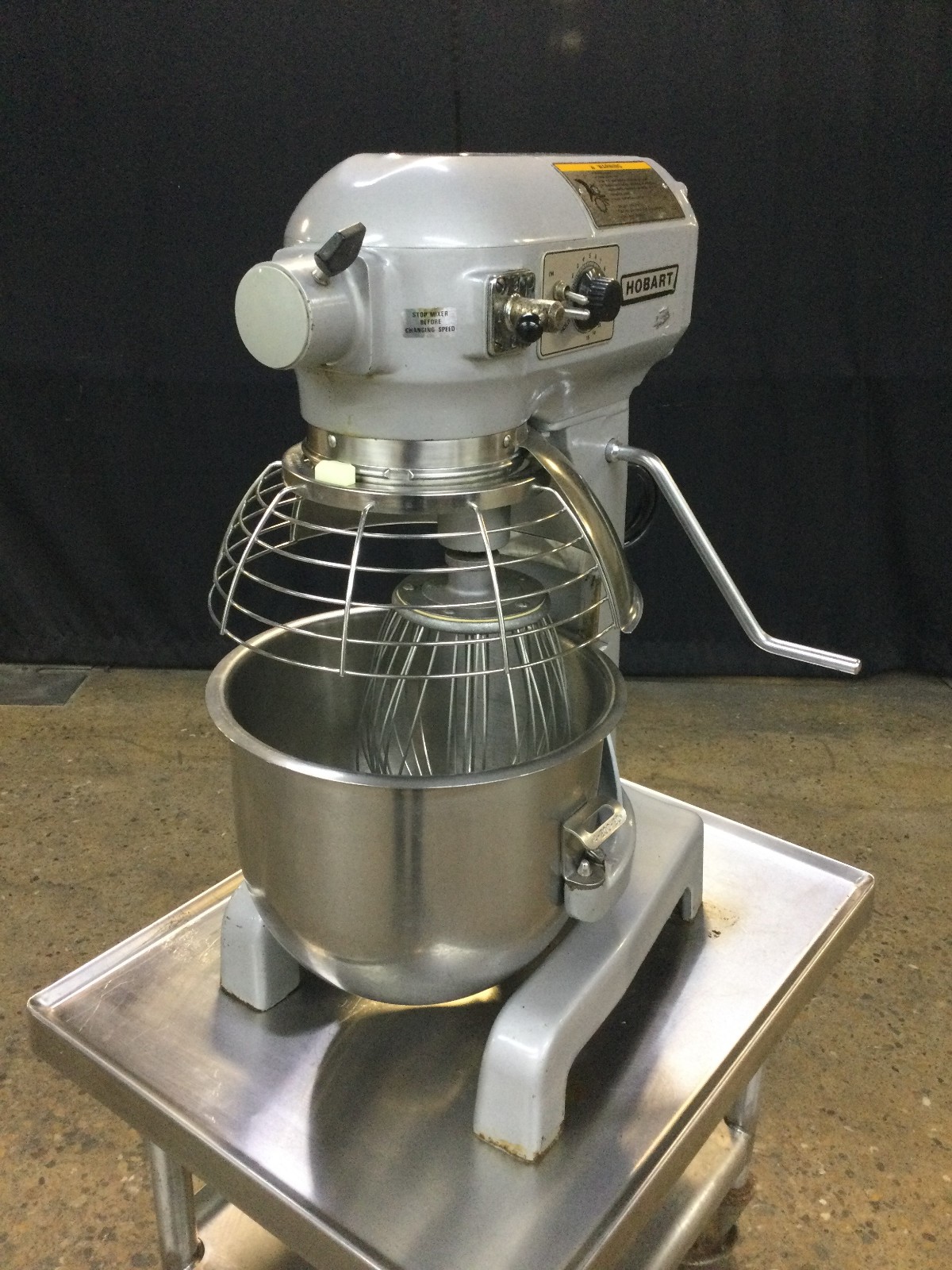 Hobart A-200T Countertop 20 Qt Dough Mixer With Guard Bowl 1 Attachment