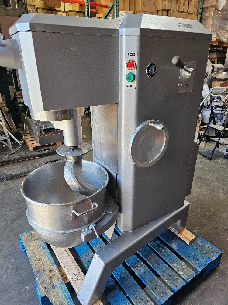 Univex SRM60 60 qt Mixer Pizza Bakery 208v 3 ph, S/S Bowl Dough hook New Beater
