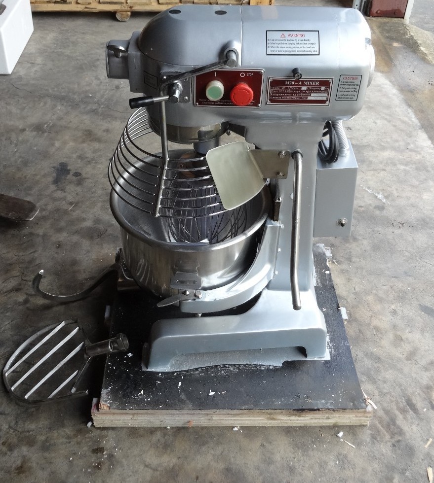New Commercial 20 QT Mixer with 3 S/S Attachments