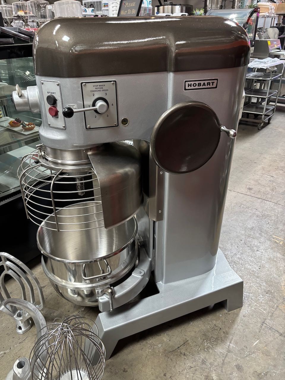 60 Quart Hobart H-600T Mixer 200V 1.5 HP 1 Phase NEW Bowl & Attachments Qt NSF