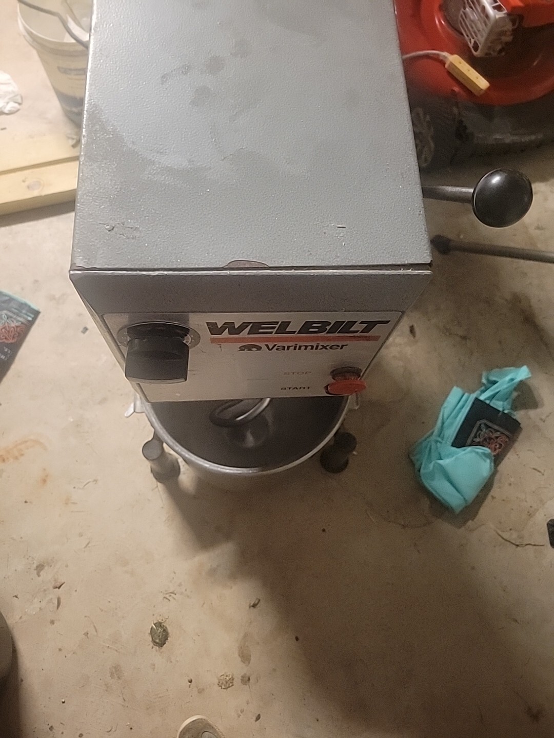  WELBILT VARIMIXER W20 (20 QUART) WITH BOWL AND HOOK. 110 VAC