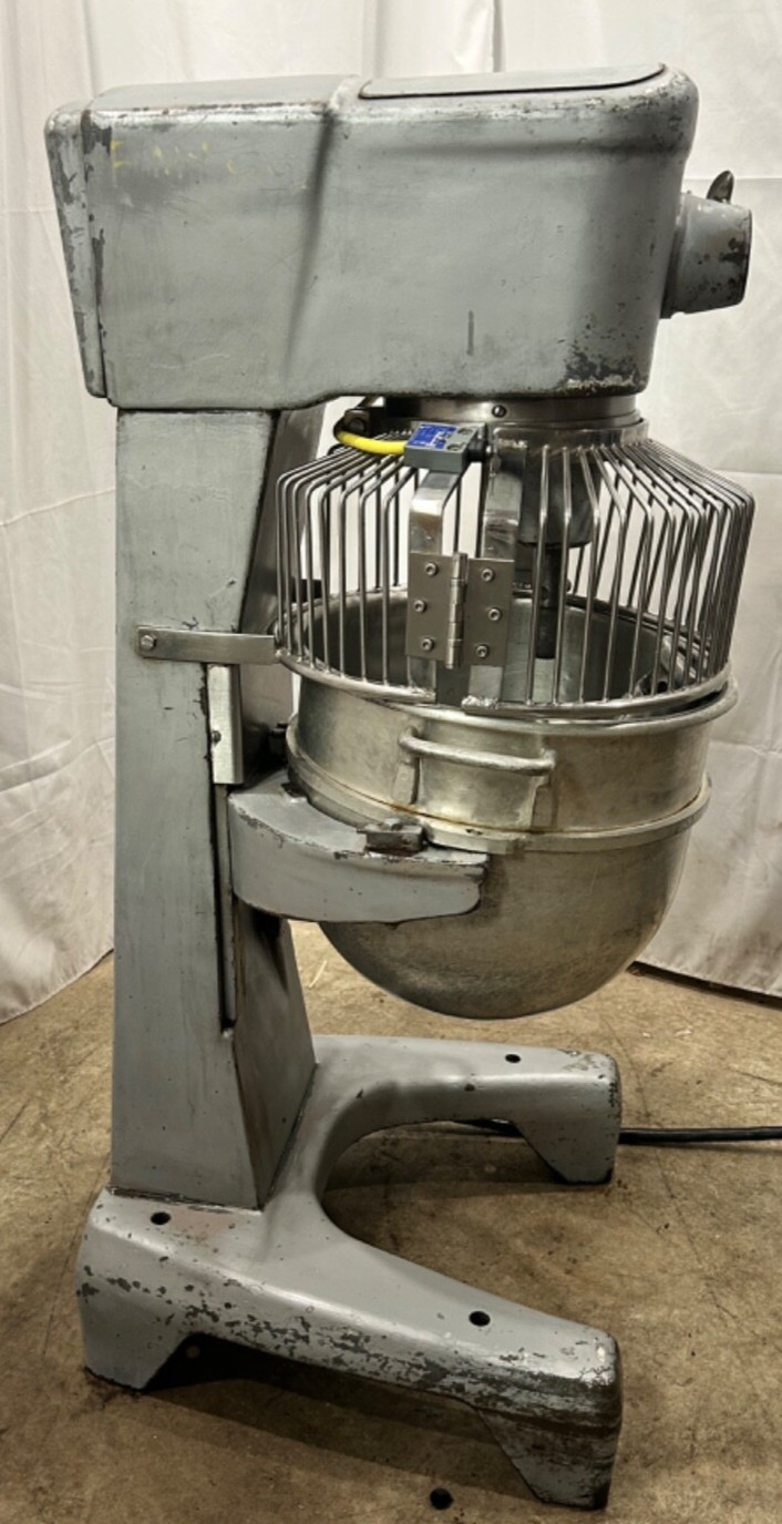 Hobart D-300 Commercial Mixer With 30Qt Bowl & Paddle T0964