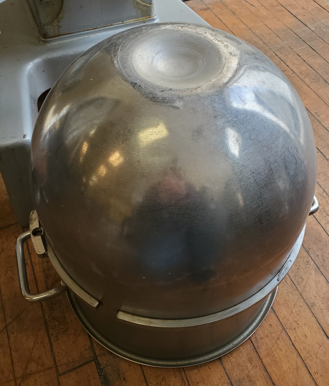 Hobart D340 40 Qt Mixer 40 Qt Bowl Heavy-Duty J Hook & Beater Paddle & Wire Whip